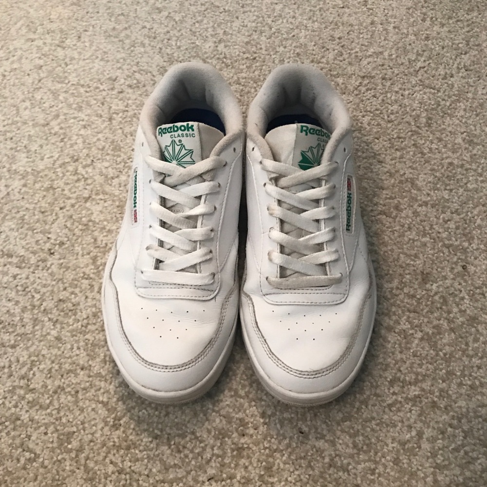 white reebok sneakers GREAT CONDITION
